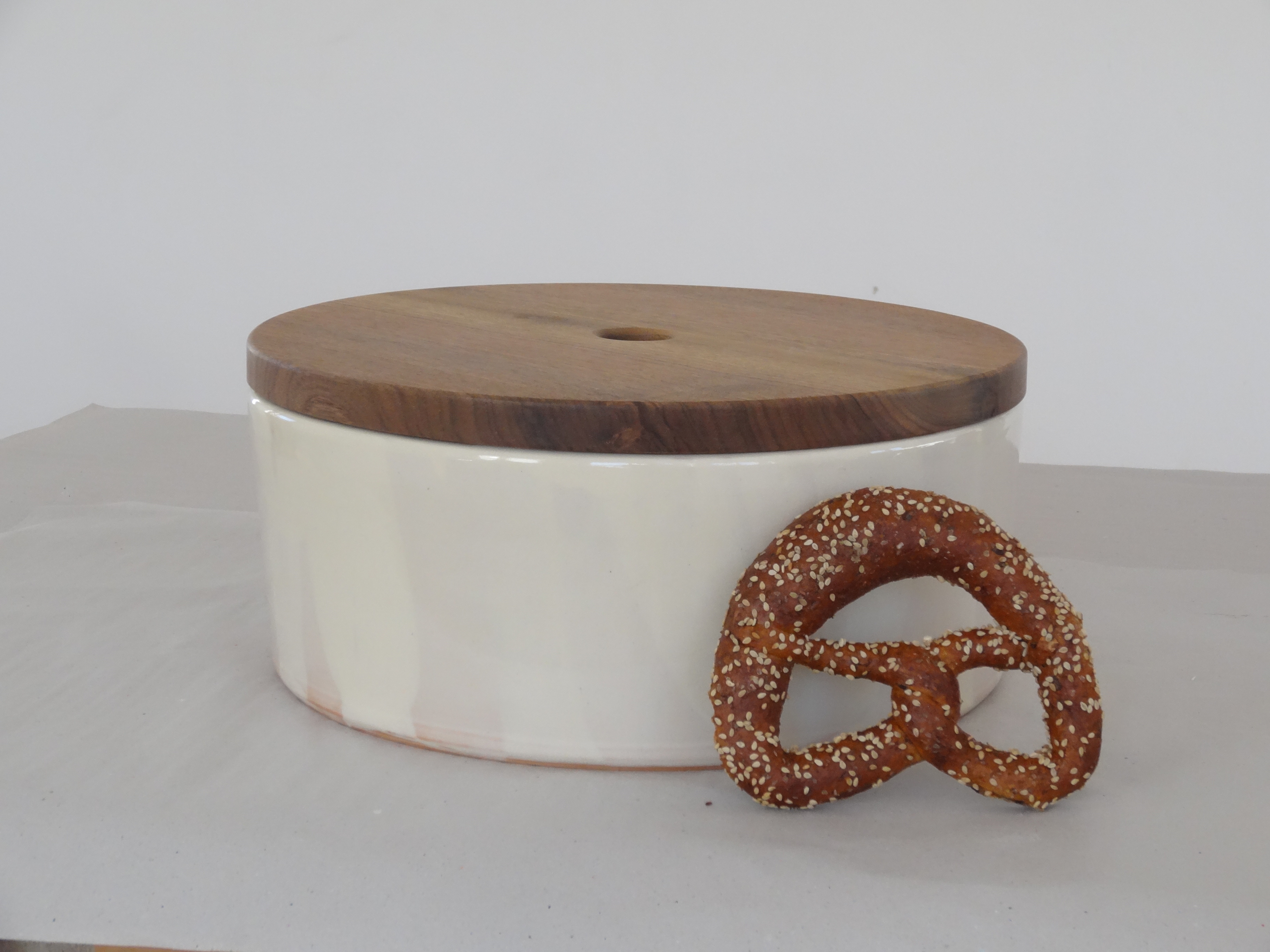 Brottopf hell, Deckel Walnuss
