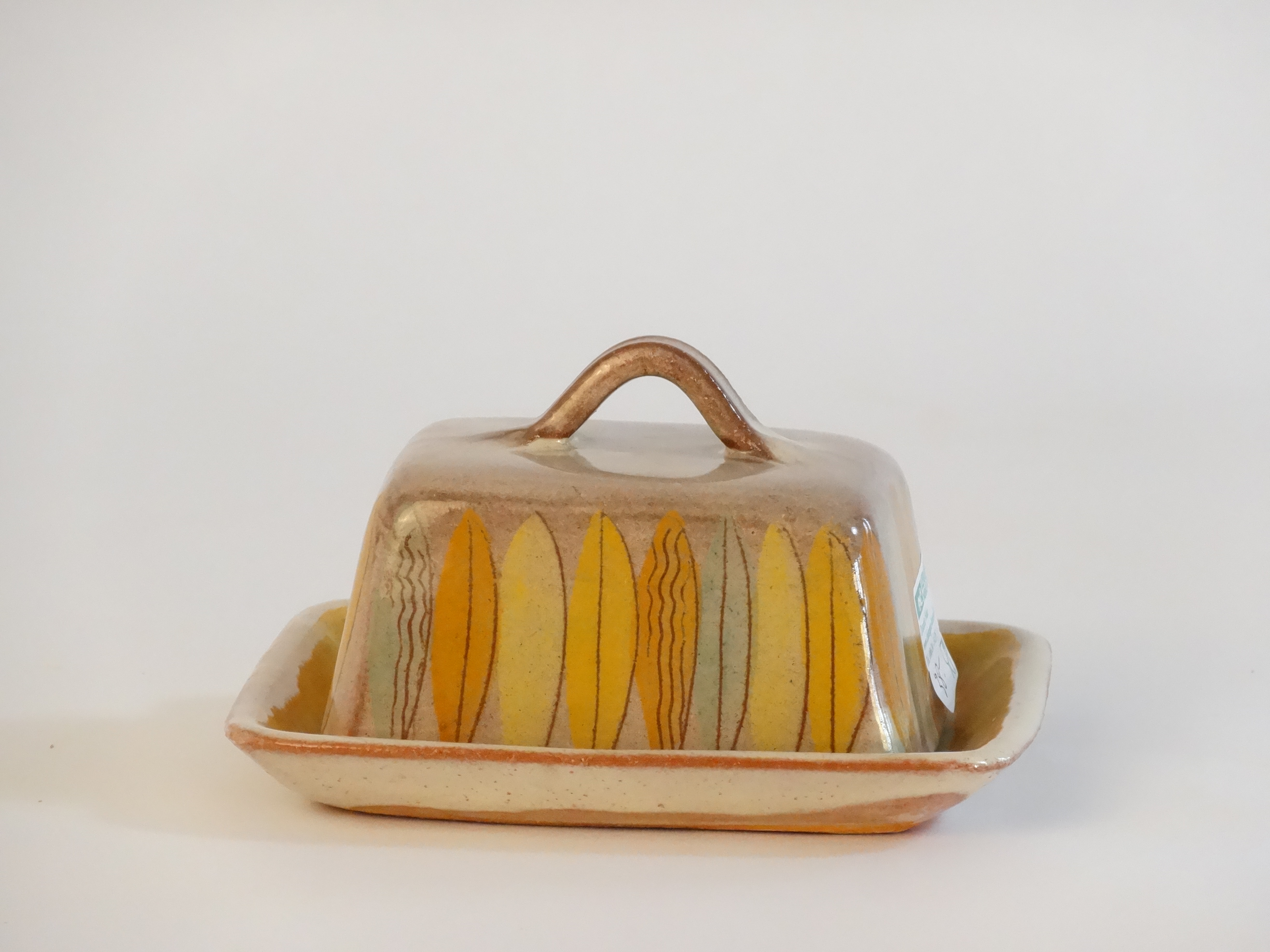 butterdose-orange-langes-Blatt